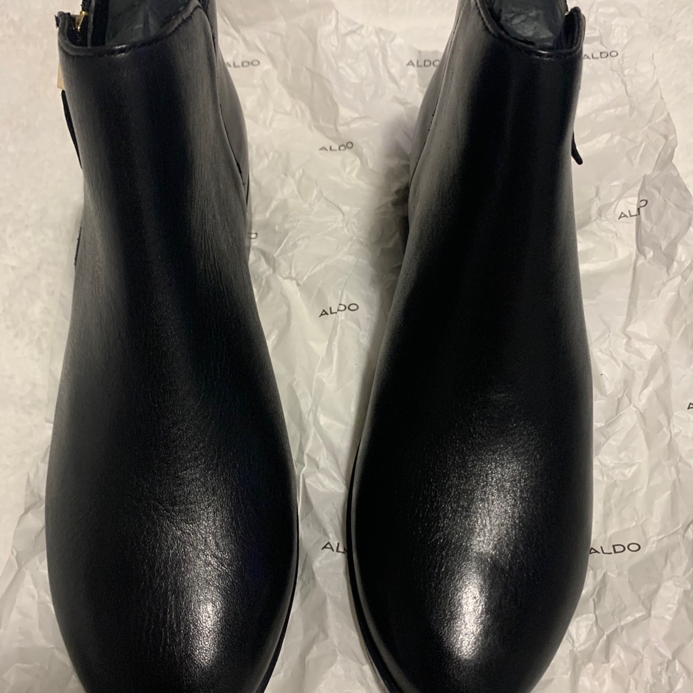 💎Aldo Black Leather Booties💎
